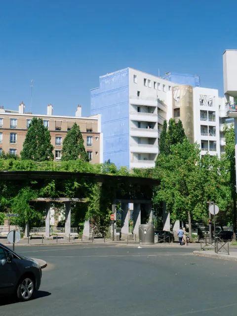 Ultramax 400, Paris
